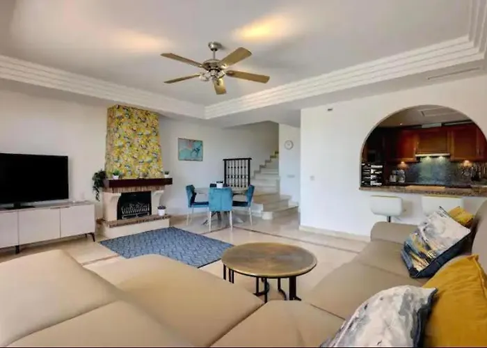 Spacious Villa Flamenco Riviera Del Sol